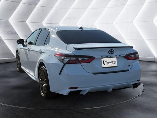 Ice 2024 Toyota Camry SE Nightshade