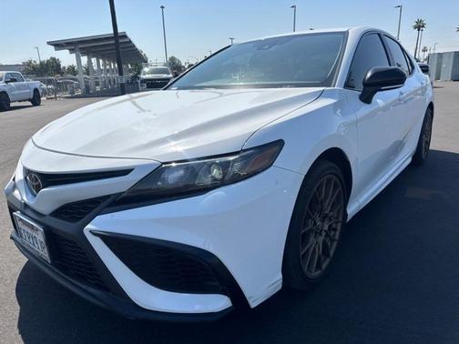 Ice 2024 Toyota Camry SE Nightshade