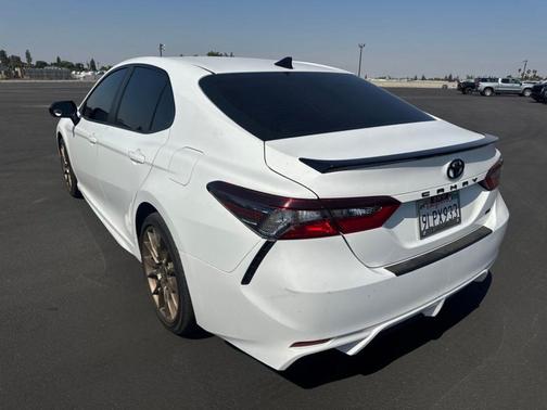 Ice 2024 Toyota Camry SE Nightshade