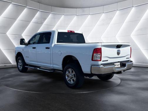 Bright White Clearcoat 2024 RAM 2500 Big Horn
