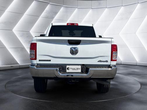 Bright White Clearcoat 2024 RAM 2500 Big Horn