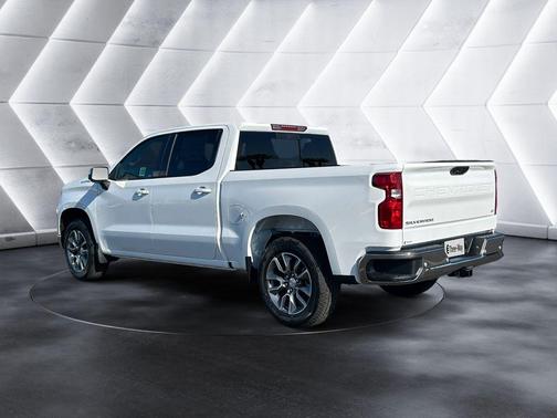 Summit White 2026 Chevrolet Silverado 1500 LT