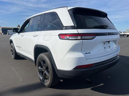 2023 Jeep Grand Cherokee Altitude