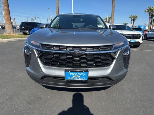 Sterling Gray Metallic 2026 Chevrolet Trax LS