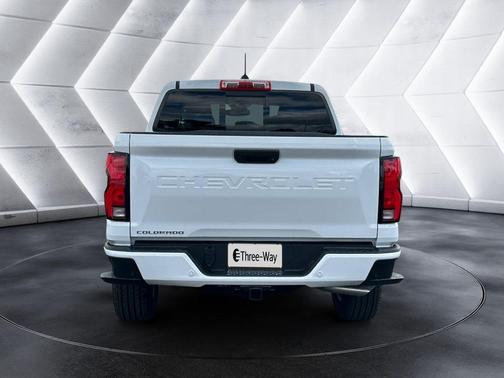 Summit White 2026 Chevrolet Colorado LT