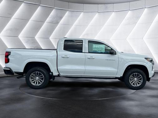 Summit White 2026 Chevrolet Colorado LT