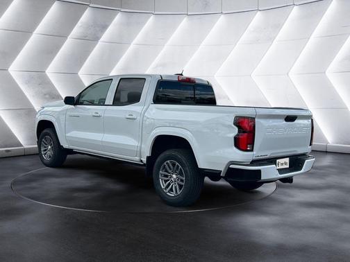 Summit White 2026 Chevrolet Colorado LT