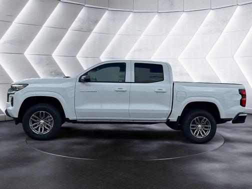 Summit White 2026 Chevrolet Colorado LT