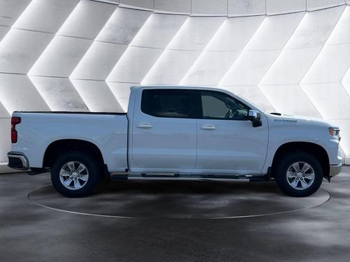 Summit White 2026 Chevrolet Silverado 1500 LT