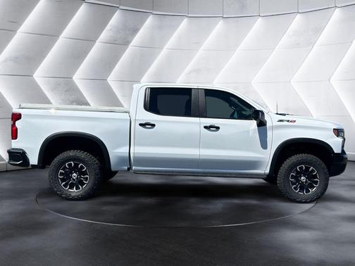 Summit White 2026 Chevrolet Silverado 1500 ZR2