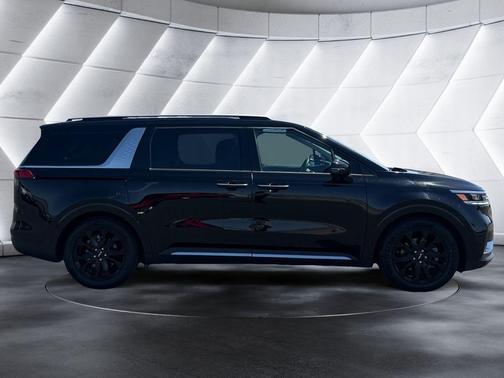 Aurora Black Pearl 2024 Kia Carnival SX Prestige