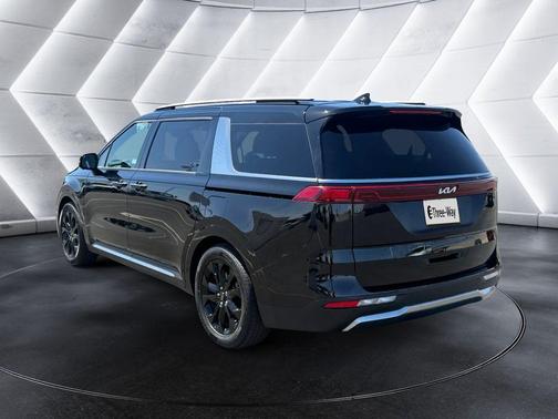 Aurora Black Pearl 2024 Kia Carnival SX Prestige