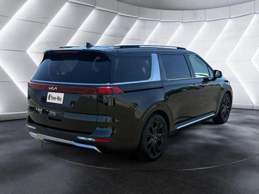 Aurora Black Pearl 2024 Kia Carnival SX Prestige