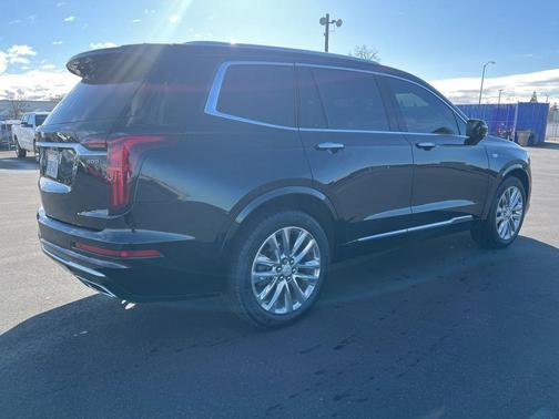 2022 Cadillac XT6 Premium Luxury FWD
