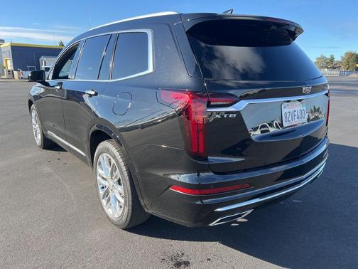 2022 Cadillac XT6 Premium Luxury FWD