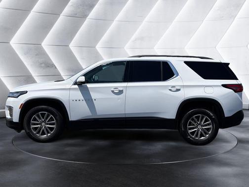 Summit White 2023 Chevrolet Traverse LT Cloth