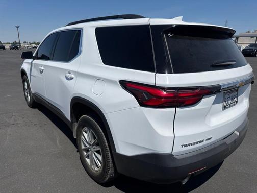 Summit White 2023 Chevrolet Traverse LT Cloth