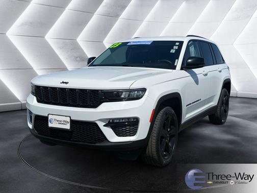 Bright White Clearcoat 2023 Jeep Grand Cherokee Limited