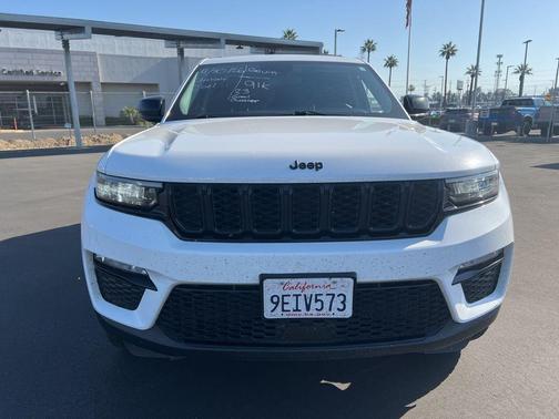 Bright White Clearcoat 2023 Jeep Grand Cherokee Limited