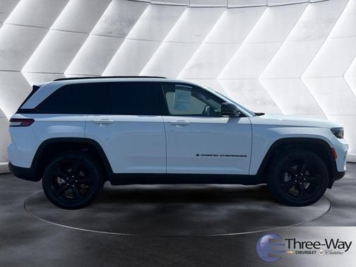 Bright White Clearcoat 2023 Jeep Grand Cherokee Limited