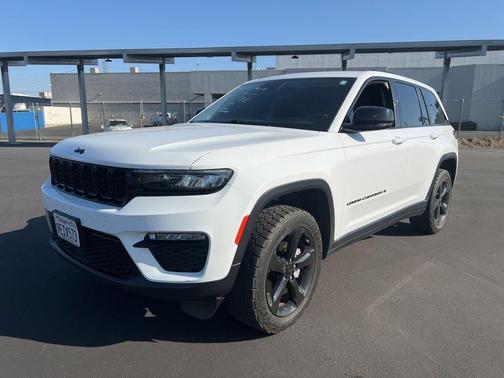 Bright White Clearcoat 2023 Jeep Grand Cherokee Limited