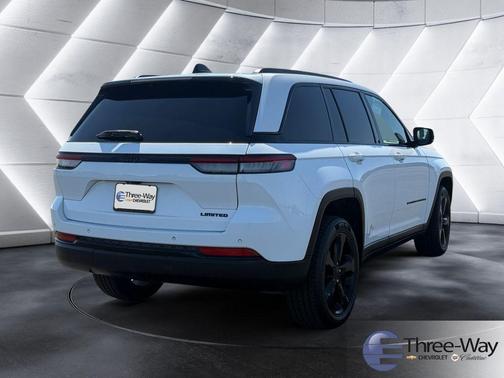 Bright White Clearcoat 2023 Jeep Grand Cherokee Limited