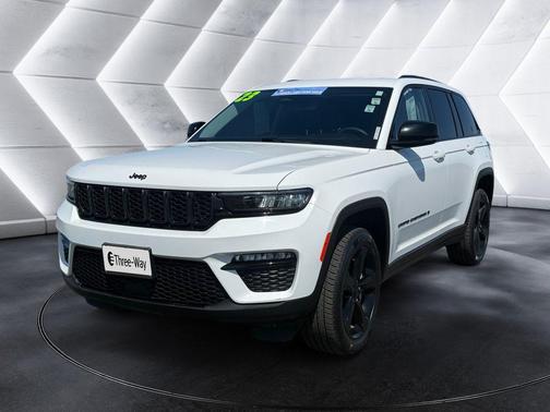 Bright White Clearcoat 2023 Jeep Grand Cherokee Limited