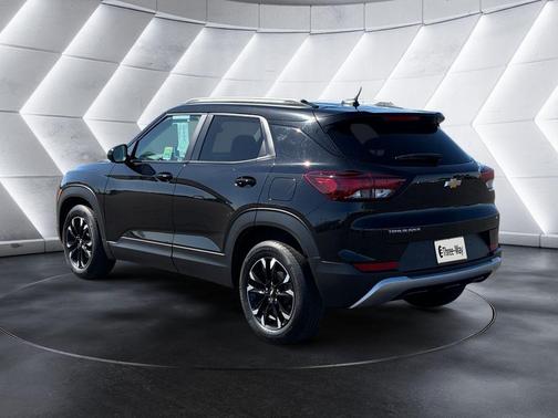 Mosaic Black Metallic 2023 Chevrolet Trailblazer LT