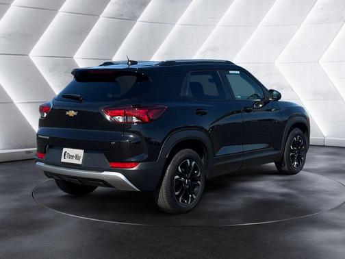 Mosaic Black Metallic 2023 Chevrolet Trailblazer LT