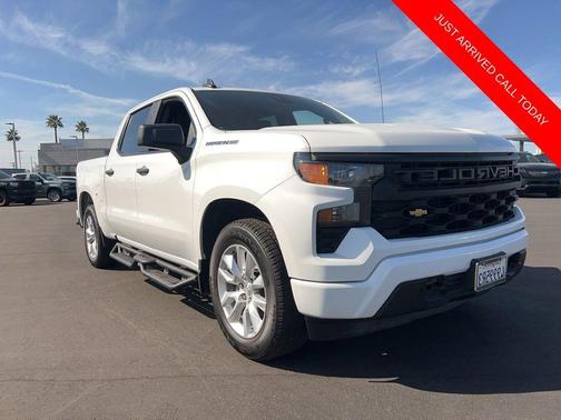 Summit White 2022 Chevrolet Silverado 1500 Custom