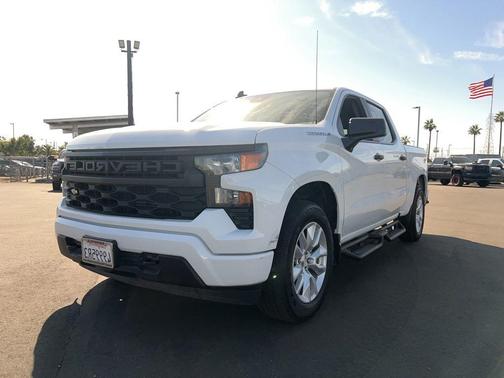 Summit White 2022 Chevrolet Silverado 1500 Custom