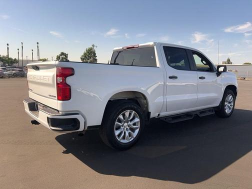 Summit White 2022 Chevrolet Silverado 1500 Custom