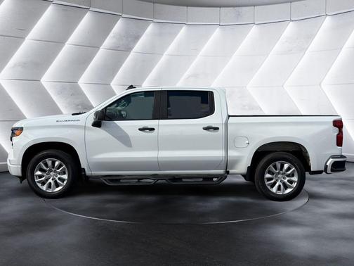 Summit White 2022 Chevrolet Silverado 1500 Custom