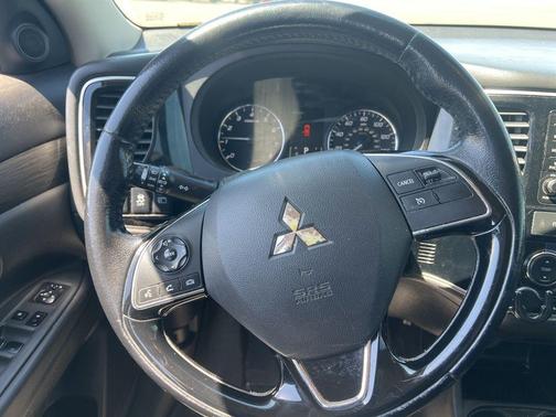 2016 Mitsubishi Outlander SE