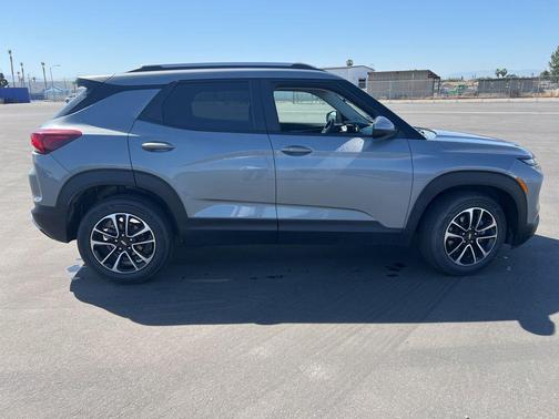 Sterling Gray Metallic 2025 Chevrolet Trailblazer LT