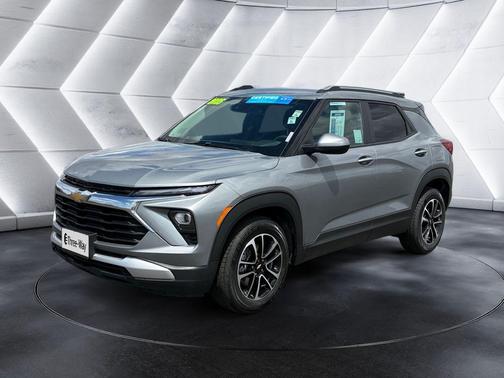 Sterling Gray Metallic 2025 Chevrolet Trailblazer LT