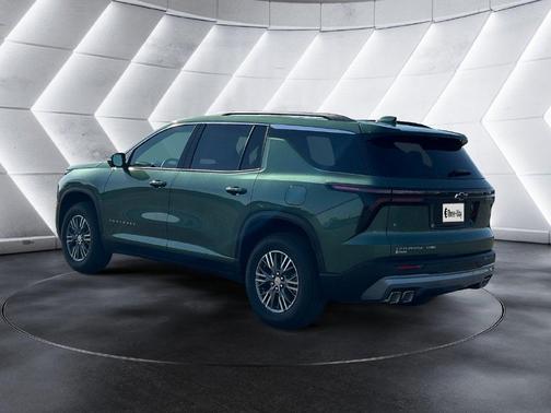 Green Metallic 2027 Chevrolet Traverse LT