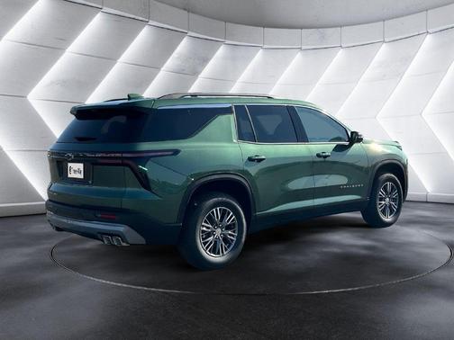 Green Metallic 2027 Chevrolet Traverse LT