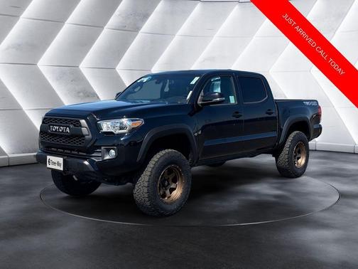 Midnight Black Metallic 2019 Toyota Tacoma TRD Off Road