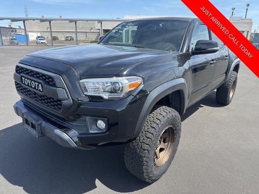 Midnight Black Metallic 2019 Toyota Tacoma TRD Off Road