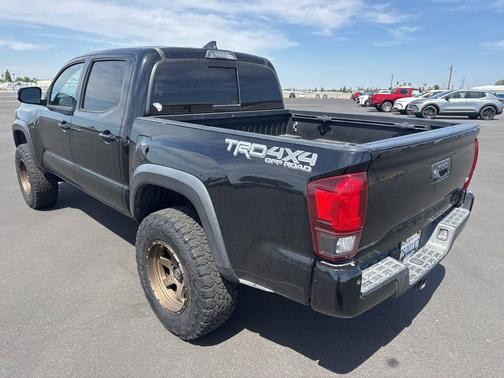 Midnight Black Metallic 2019 Toyota Tacoma TRD Off Road