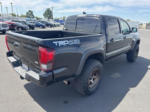 Midnight Black Metallic 2019 Toyota Tacoma TRD Off Road