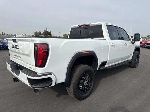 2025 GMC Sierra 2500 AT4