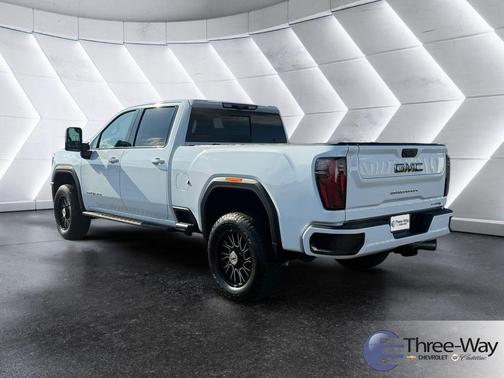 Summit White 2025 GMC Sierra 2500 AT4