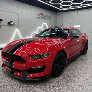 2016 Ford Shelby GT350 Base