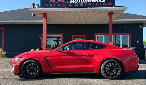 2016 Ford Shelby GT350 Base