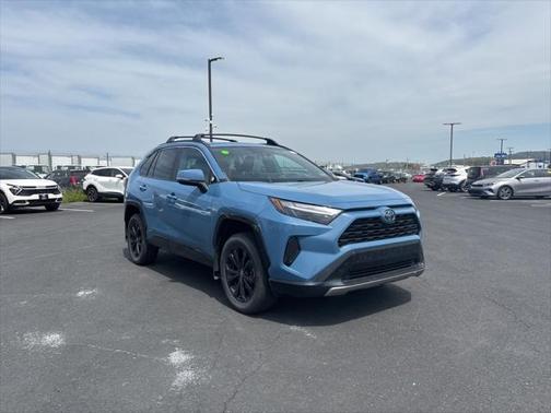2022 Toyota RAV4 Hybrid SE