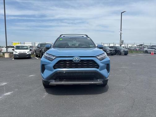 2022 Toyota RAV4 Hybrid SE