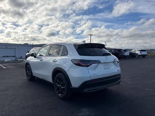 White 2024 Honda HR-V Sport