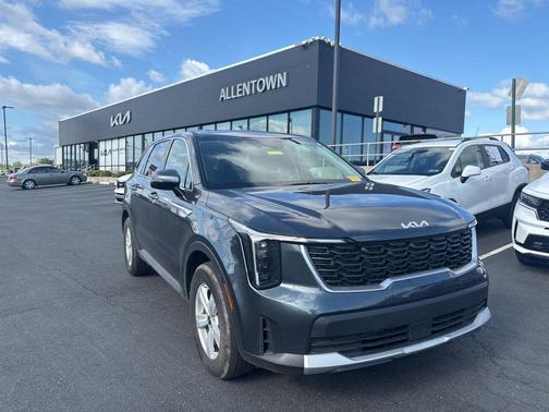 Gravity Gray 2024 Kia Sorento LX